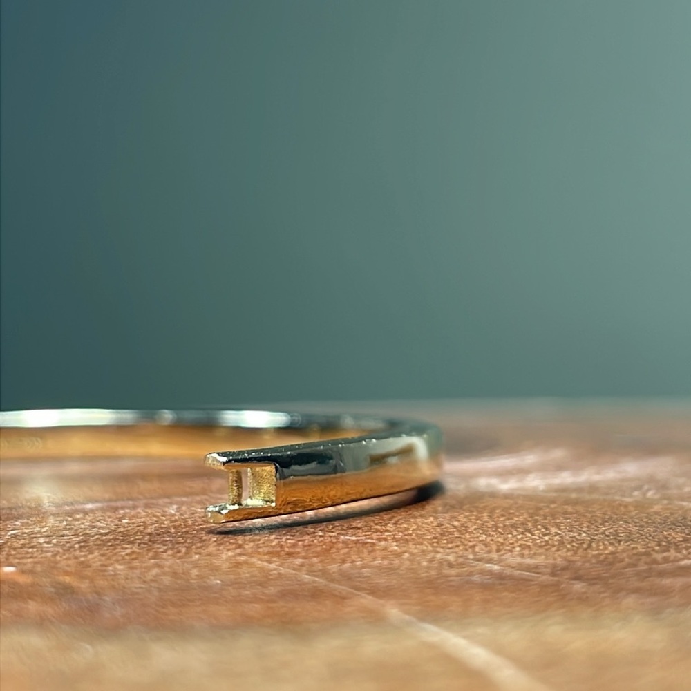 COACH SIGNATURE HINGED BANGLE - Picture 8 of 15